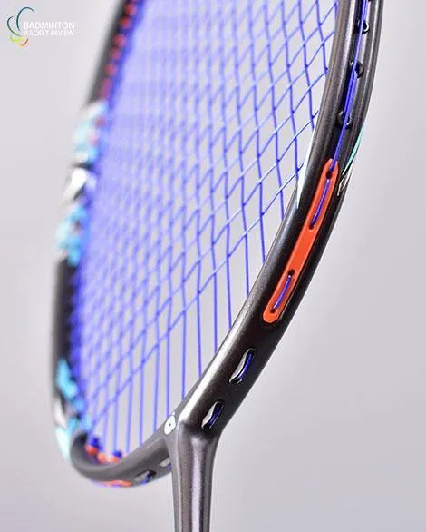 Apacs Force II Max 4u badminton racket